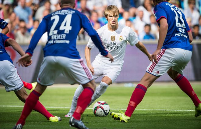 本应完全依 本应完全依