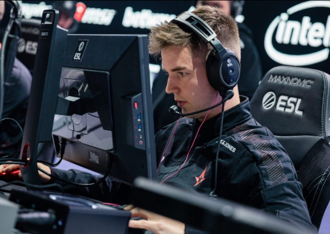 尖选手屈指 尖选手屈指